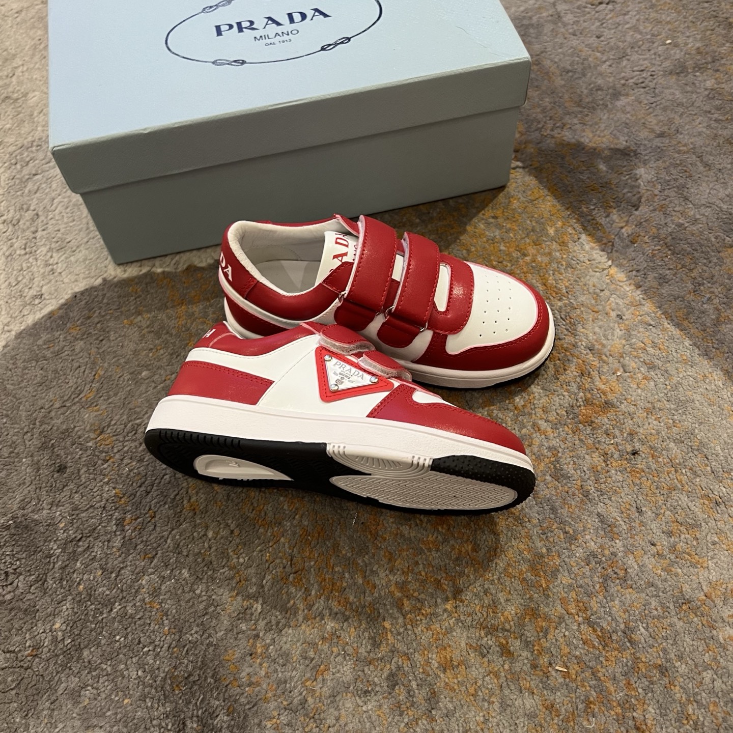 Children's shoes child